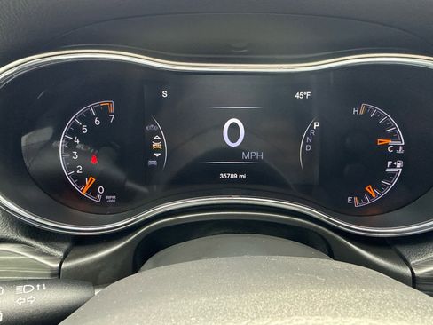 Used 2022 Jeep Grand Cherokee Laredo X image 19