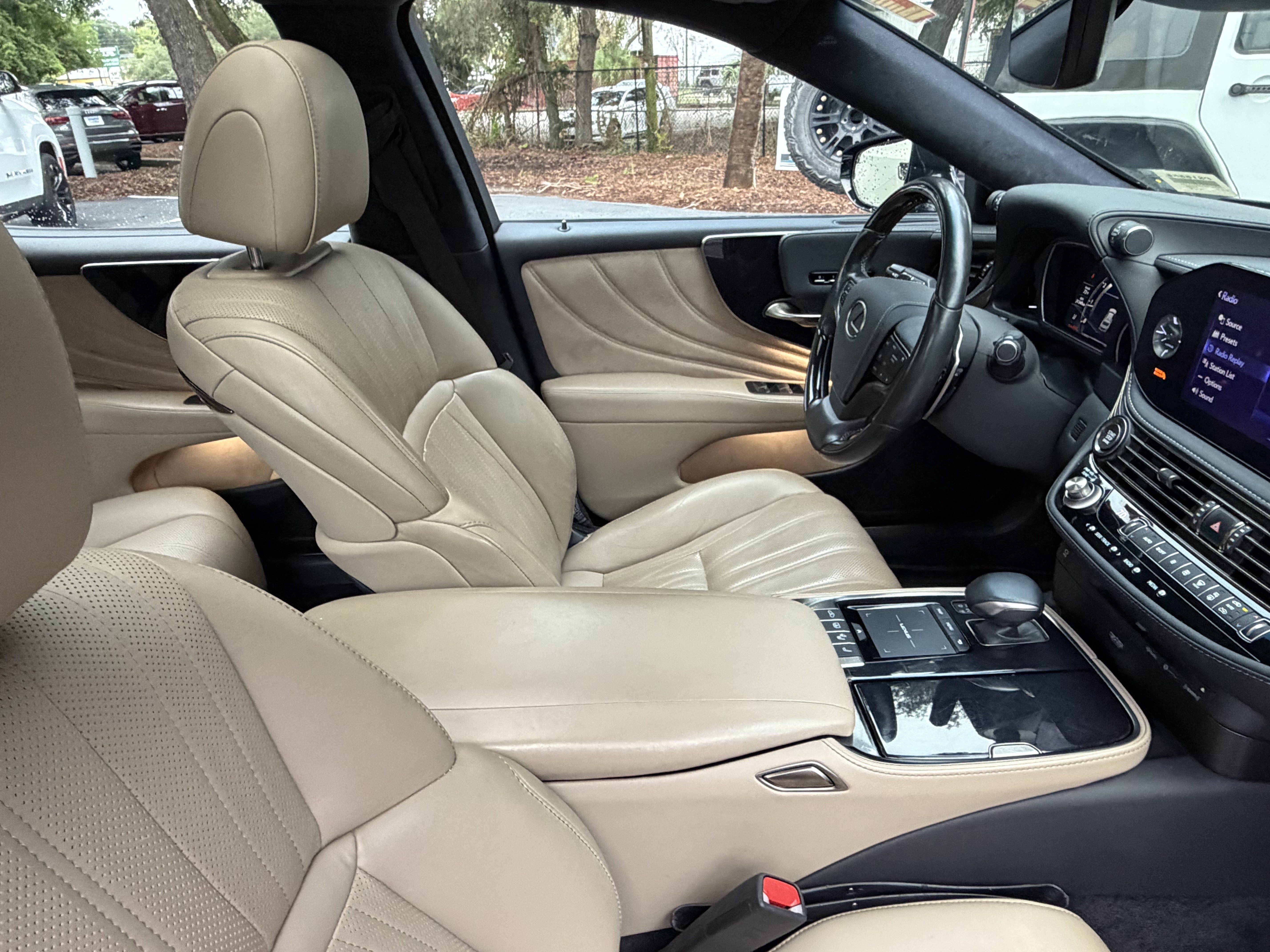 Used 2022 Lexus LS 500 w/ Interior Upgrade Package RWD image 46