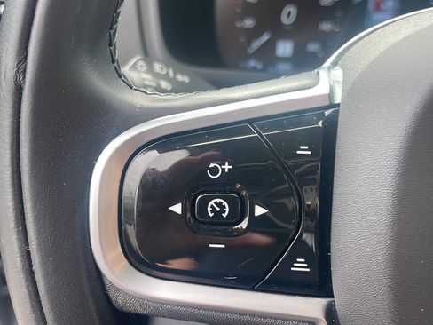Used 2022 Volvo XC90 T6 Momentum w/ Advanced Package AWD/4WD image 15