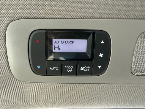 Used 2016 Honda Odyssey SE image 34