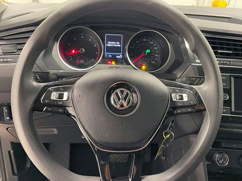 Used 2018 Volkswagen Tiguan S image 28