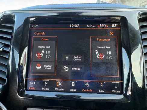 Used 2019 Jeep Cherokee Limited image 13