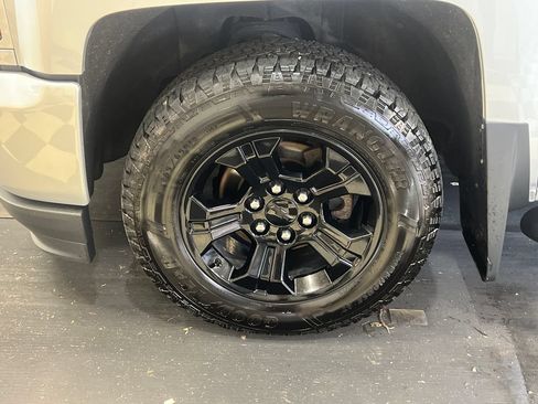 Used 2019 Chevrolet Silverado 1500 LT w/ All Star Edition AWD/4WD image 5