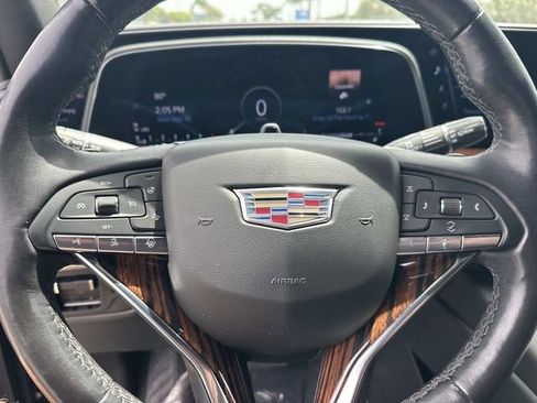Certified 2022 Cadillac Escalade Premium Luxury w/ Performance Package AWD/4WD image 24