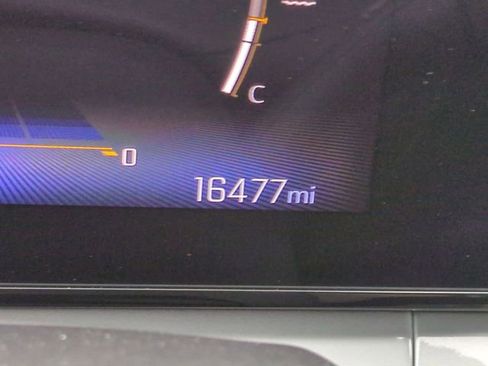 Certified 2025 Chevrolet Trax LT image 31