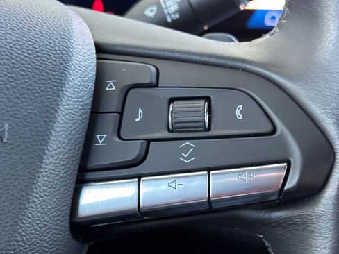 Used 2025 Cadillac XT4 Premium Luxury FWD image 28