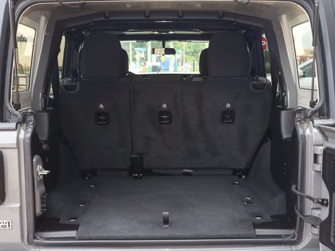 Used 2022 Jeep Wrangler Unlimited Sport AWD/4WD image 9
