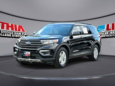 Used 2024 Ford Explorer XLT w/ Equipment Group 202A RWD image 1