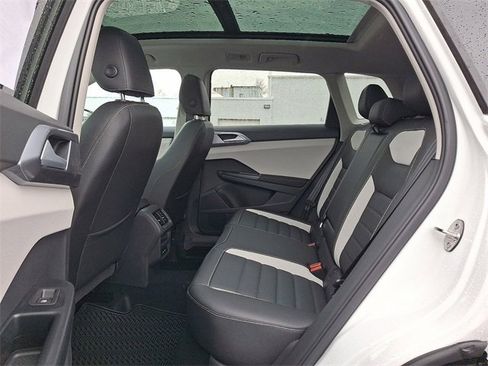 New 2026 Volkswagen Taos SEL image 5