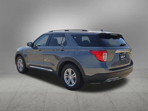 Used 2023 Ford Explorer XLT w/ Equipment Group 202A image 4