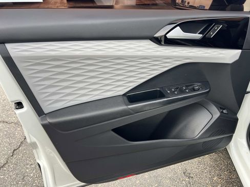 Certified 2022 Volkswagen Taos S image 6