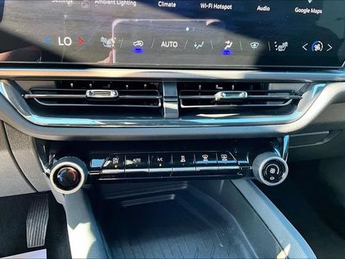 Certified 2024 Chevrolet Equinox EV RS FWD image 30