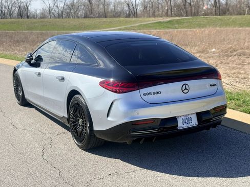 Used 2022 Mercedes-Benz EQS 580 4MATIC Sedan w/ Pinnacle Trim Package image 17