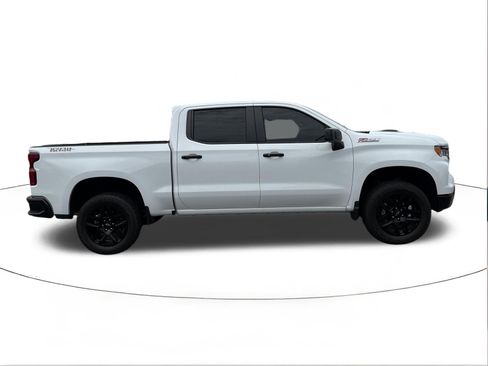 Used 2025 Chevrolet Silverado 1500 LT Trail Boss w/ Protection Package AWD/4WD image 2
