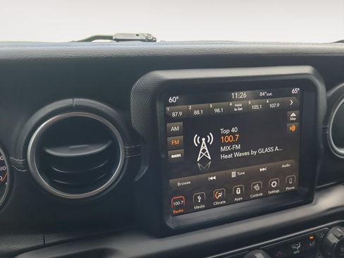 Used 2018 Jeep Wrangler Unlimited Sahara AWD/4WD image 19