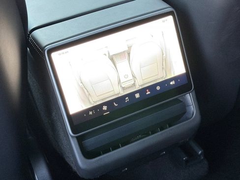 Used 2026 Tesla Model Y 2WD image 16