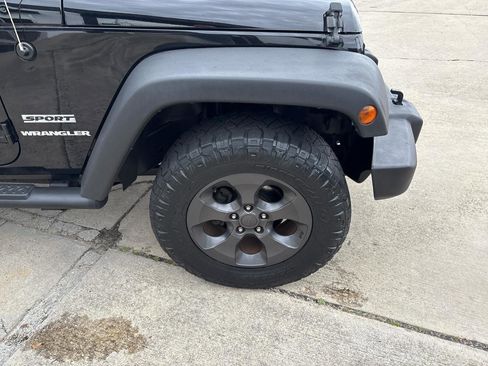 Used 2016 Jeep Wrangler Sport w/ Mopar Black Appearance Group image 19