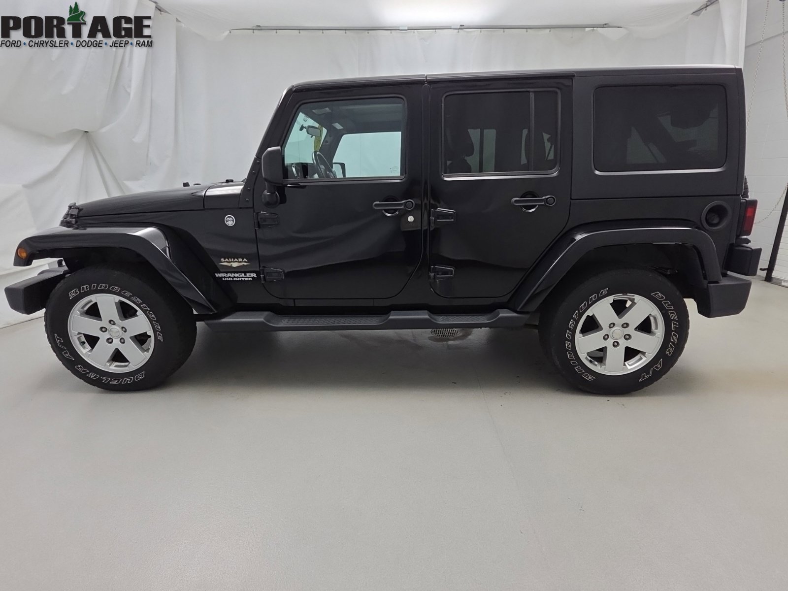 Used 2012 Jeep Wrangler Unlimited Sahara w/ Connectivity Group AWD/4WD image 4
