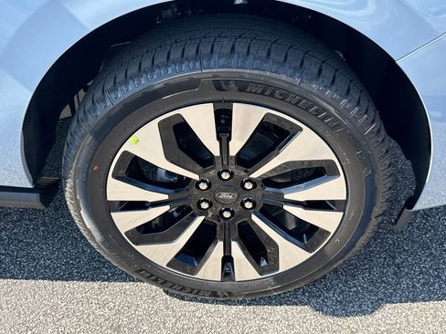 New 2026 Ford Expedition Max Platinum w/ Driver's Package image 14