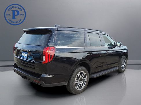 Used 2025 Ford Expedition Active AWD/4WD image 6