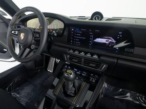 Certified 2026 Porsche 911 GT3 RWD image 34