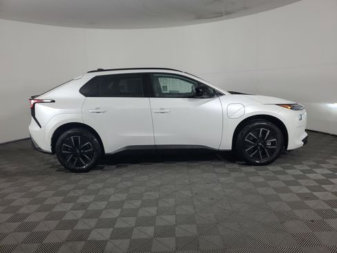 New 2026 Subaru Solterra Premium image 3