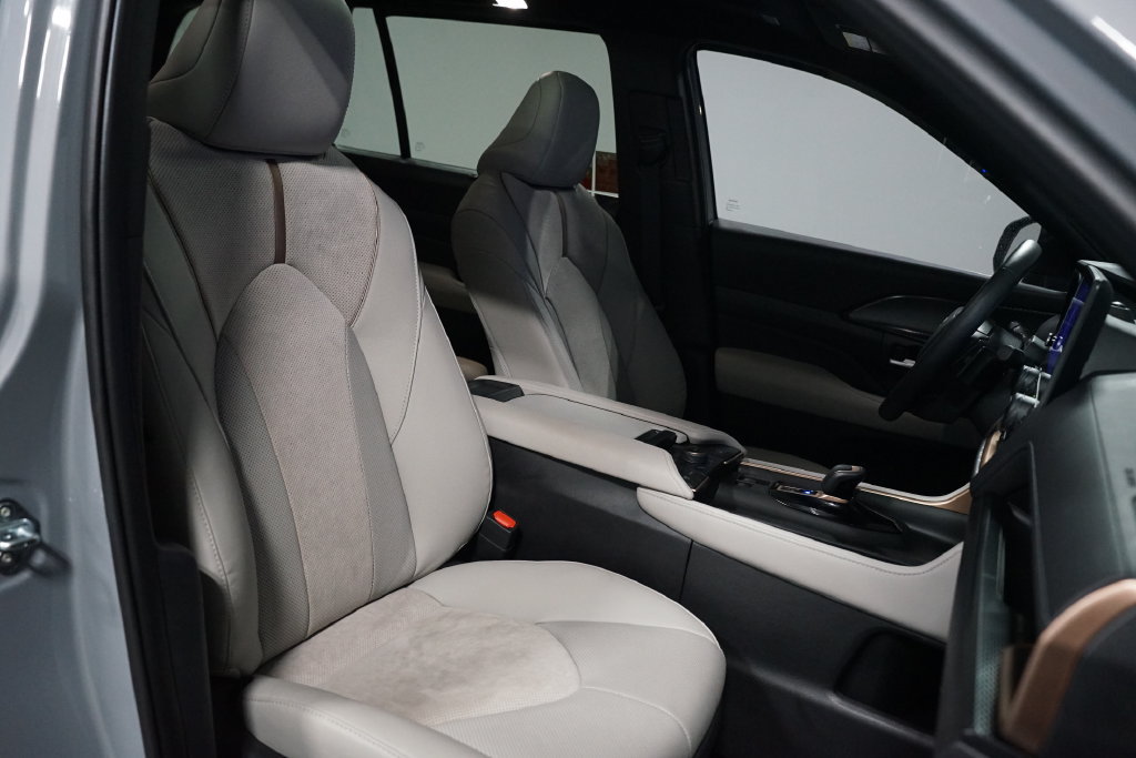 Used 2026 Toyota Grand Highlander AWD Hybrid image 29