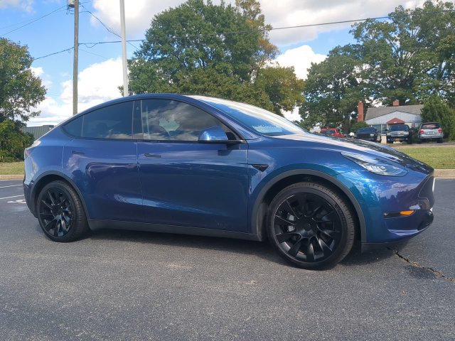 Used 2022 Tesla Model Y Long Range AWD/4WD image 2