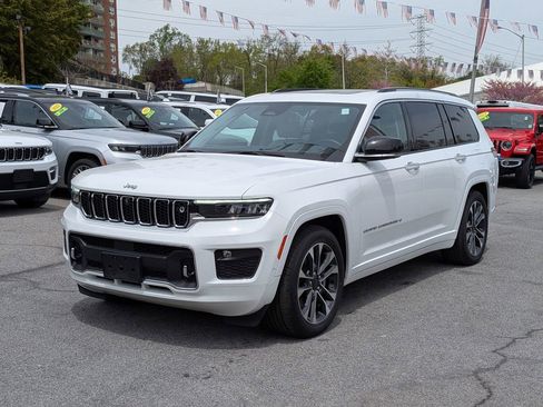 Used 2023 Jeep Grand Cherokee L Overland w/ Advanced Protech Group III AWD/4WD image 1