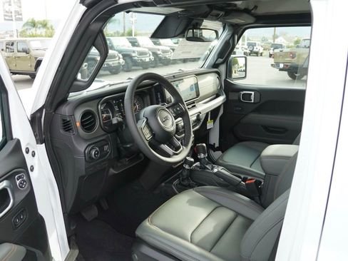 New 2026 Jeep Gladiator Mojave image 19
