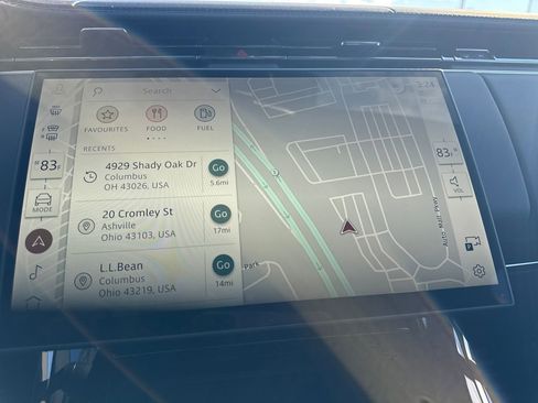 Used 2025 Land Rover Range Rover Sport SE image 19