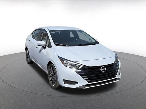 Used 2025 Nissan Versa SV FWD image 3