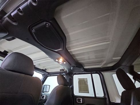 Used 2020 Jeep Wrangler Unlimited Sport S image 10