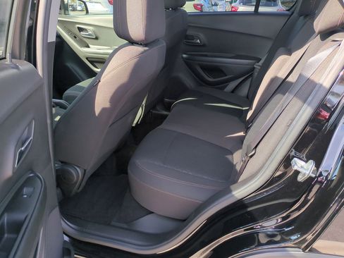 Used 2022 Chevrolet Trax LS w/ Tint and Cruise Package image 21