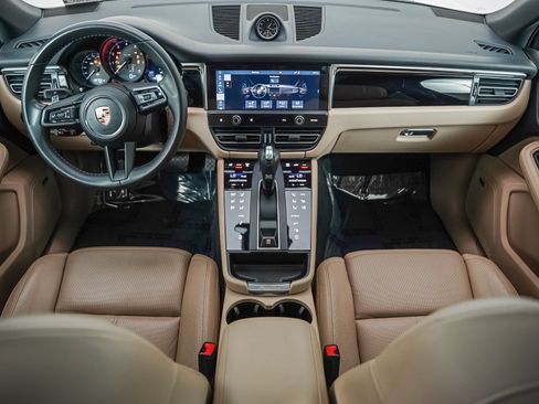 Certified 2024 Porsche Macan AWD/4WD image 15