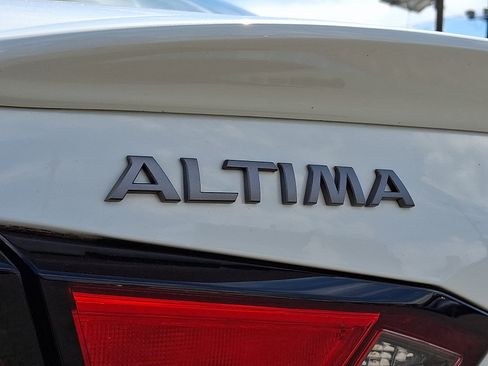 Certified 2023 Nissan Altima 2.5 SR w/ SR Premium Package FWD image 31