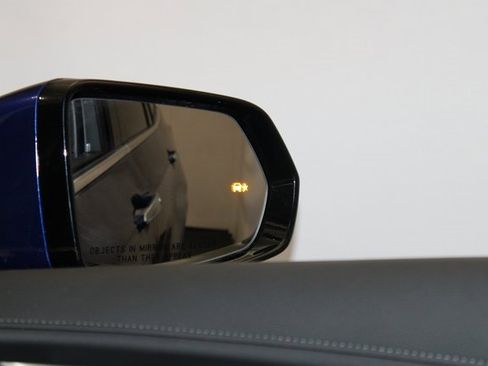 New 2025 Cadillac XT6 Luxury image 28