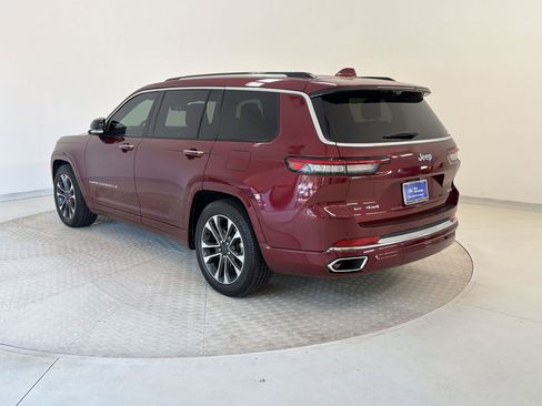 Used 2022 Jeep Grand Cherokee L Overland w/ Luxury Tech Group IV image 3