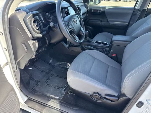 Used 2022 Toyota Tacoma SR image 17