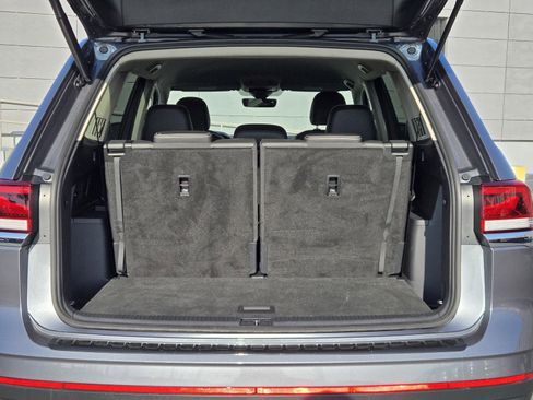 Used 2025 Volkswagen Atlas SE image 26