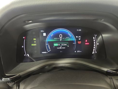 Used 2025 Toyota Camry SE image 18