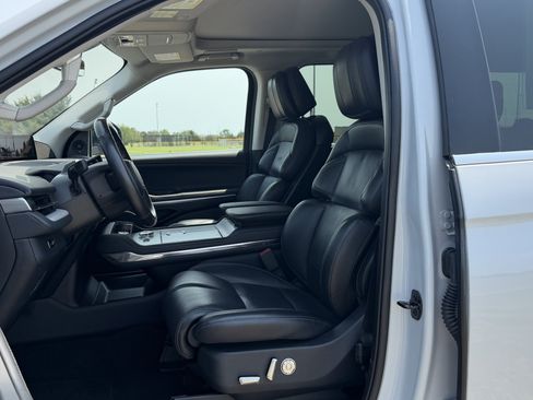 Used 2025 Lincoln Navigator L Reserve AWD/4WD image 24
