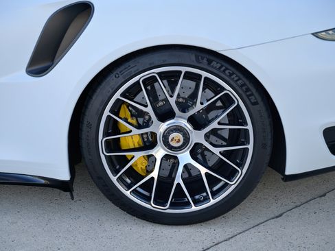 Used 2015 Porsche 911 Turbo S image 10