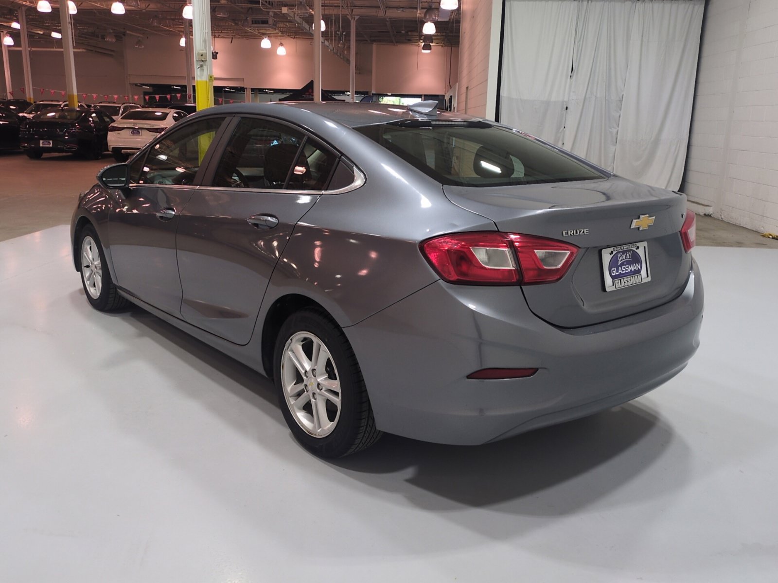 Used 2018 Chevrolet Cruze LT w/ Convenience Package FWD image 5