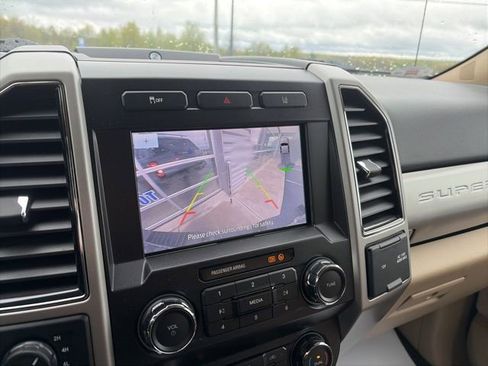 Used 2020 Ford F350 Lariat w/ Lariat Value Package AWD/4WD image 17