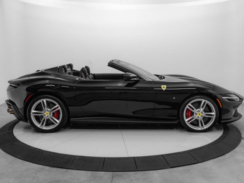 Certified 2025 Ferrari Roma Spider RWD image 12