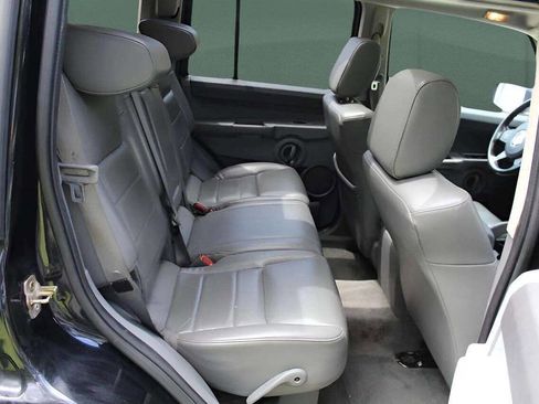 Used 2006 Jeep Commander 4WD image 12