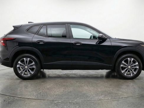 Used 2025 Chevrolet Equinox LT FWD image 11