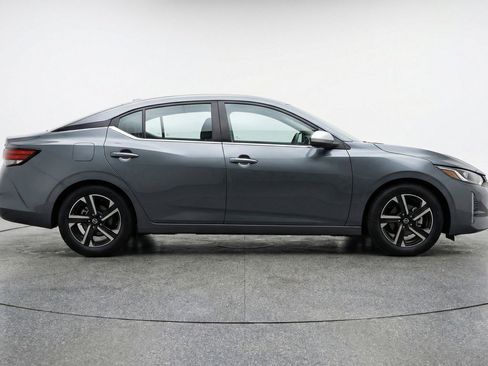 Used 2025 Nissan Sentra SV image 11