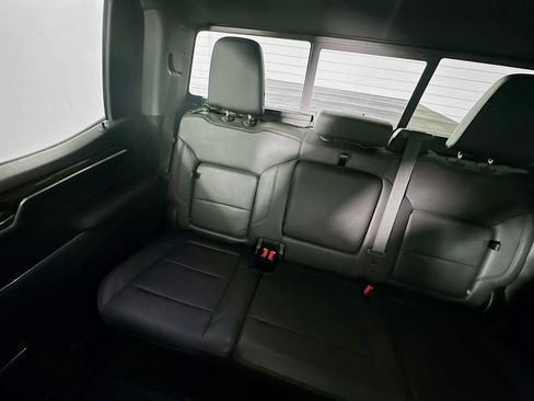 Used 2022 Chevrolet Silverado 1500 LT w/ Z71 Off-Road Package image 12